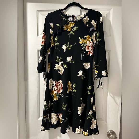 Dex Floral Dress - Picture 1 of 5